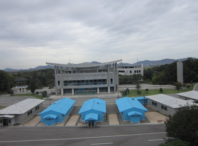 平壤開城板門店、三八線、妙香山、南浦、雙飛